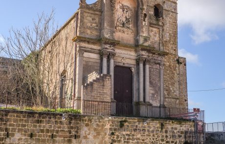Calascibetta-Chiesa con torre Normanna