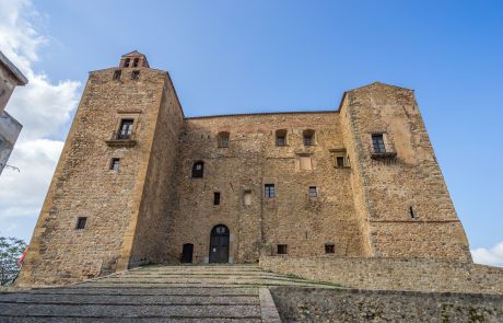Castebuono_Castello dei Ventimiglia_ph. Just Maria